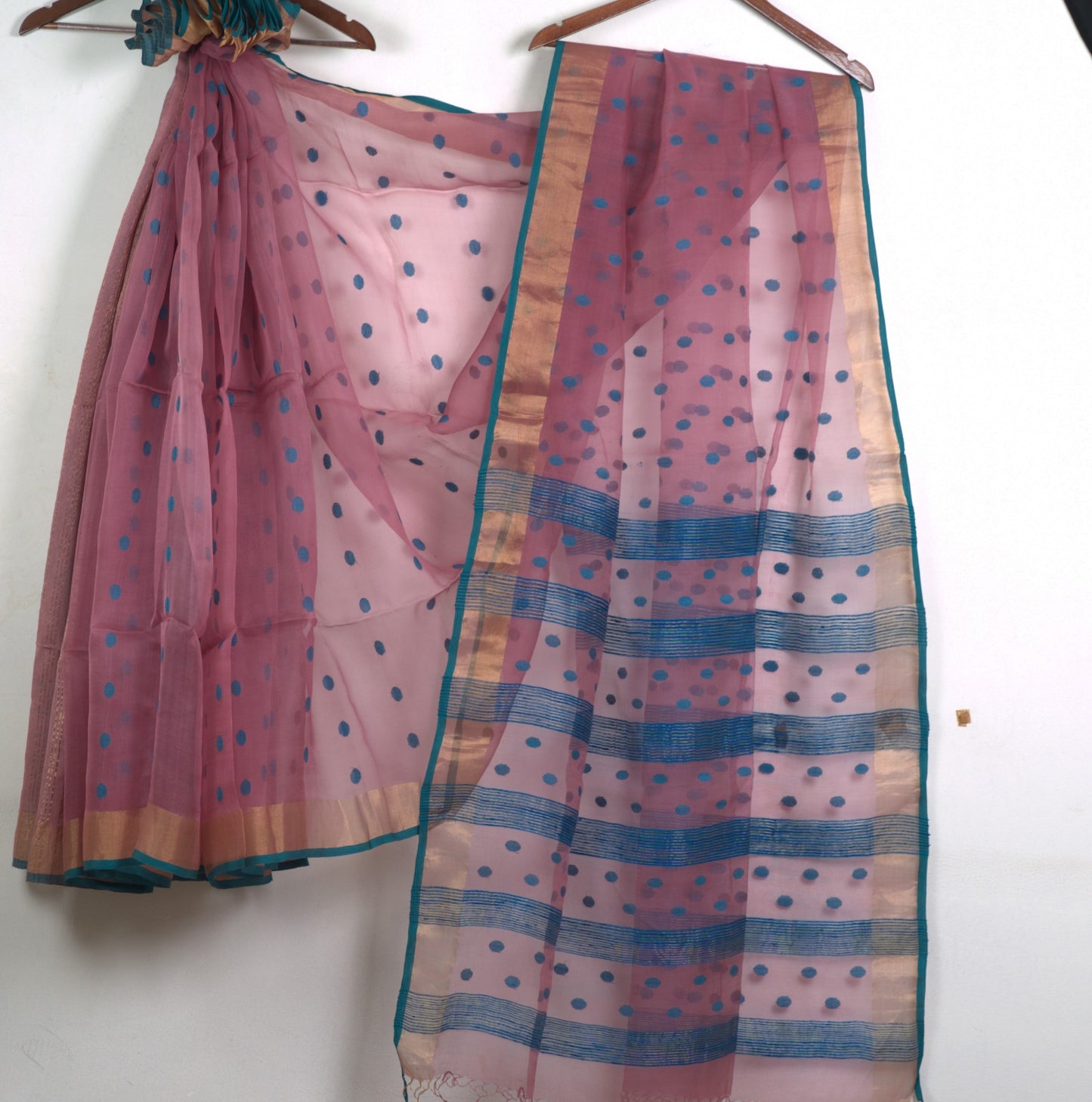 Pure Muslin Buta Saree with Attached Blouse with silk mark