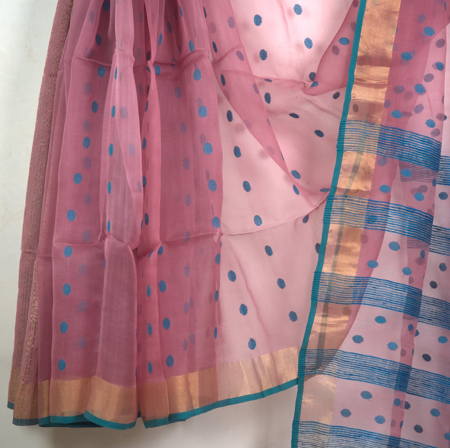 Pure Muslin Buta Saree with Attached Blouse with silk mark