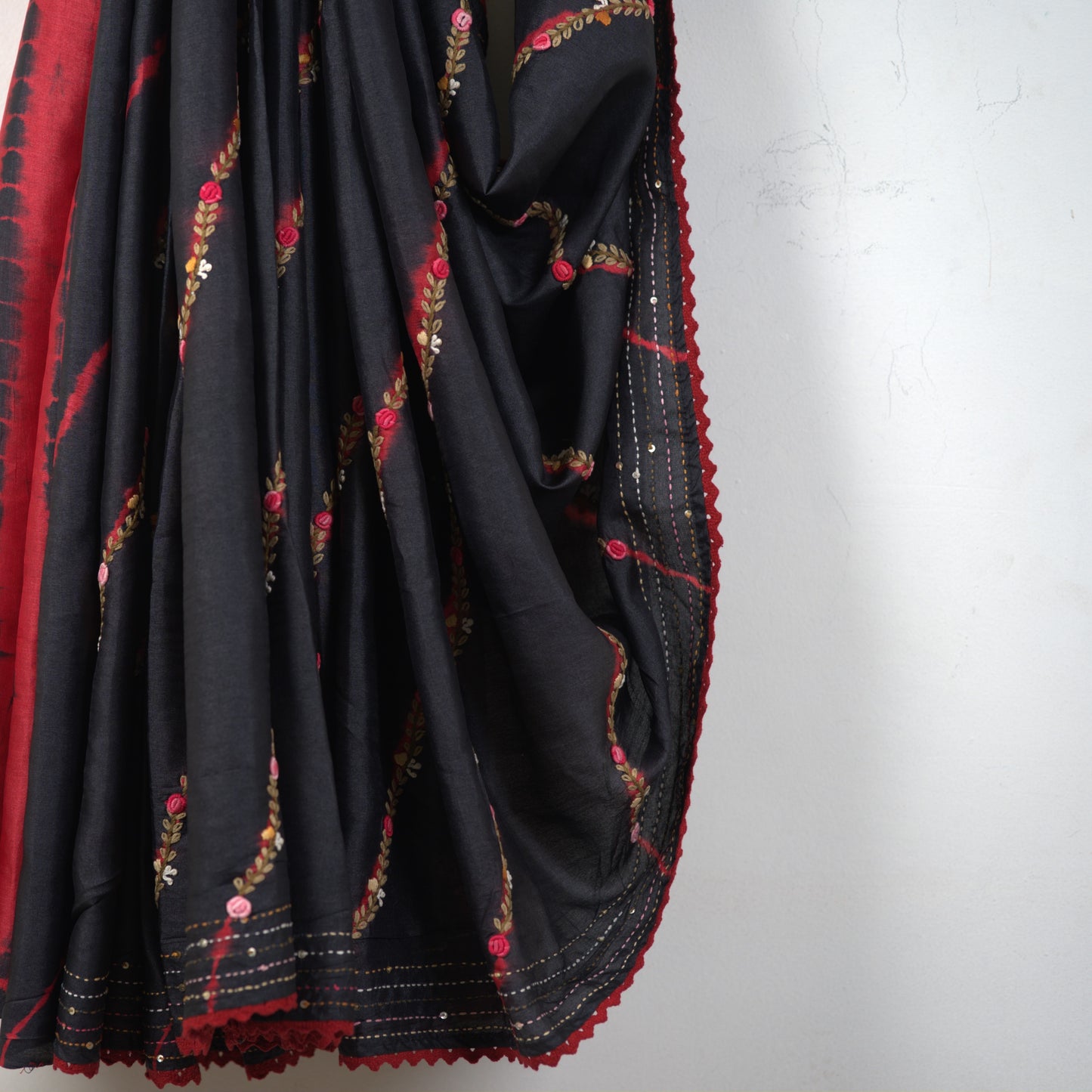 Pure Tussar Silk Lahariya Day with Bulliyan Stitch – A Masterpiece of Elegance and Craftsmanship