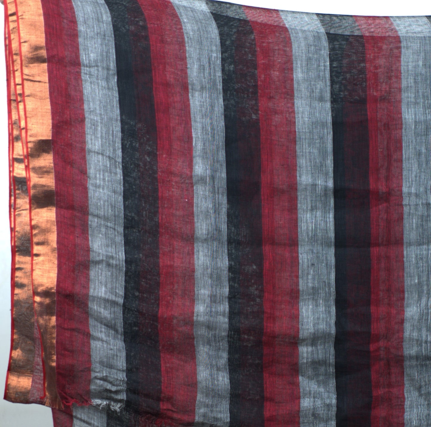 Check Linen Saree with Attached Blouse