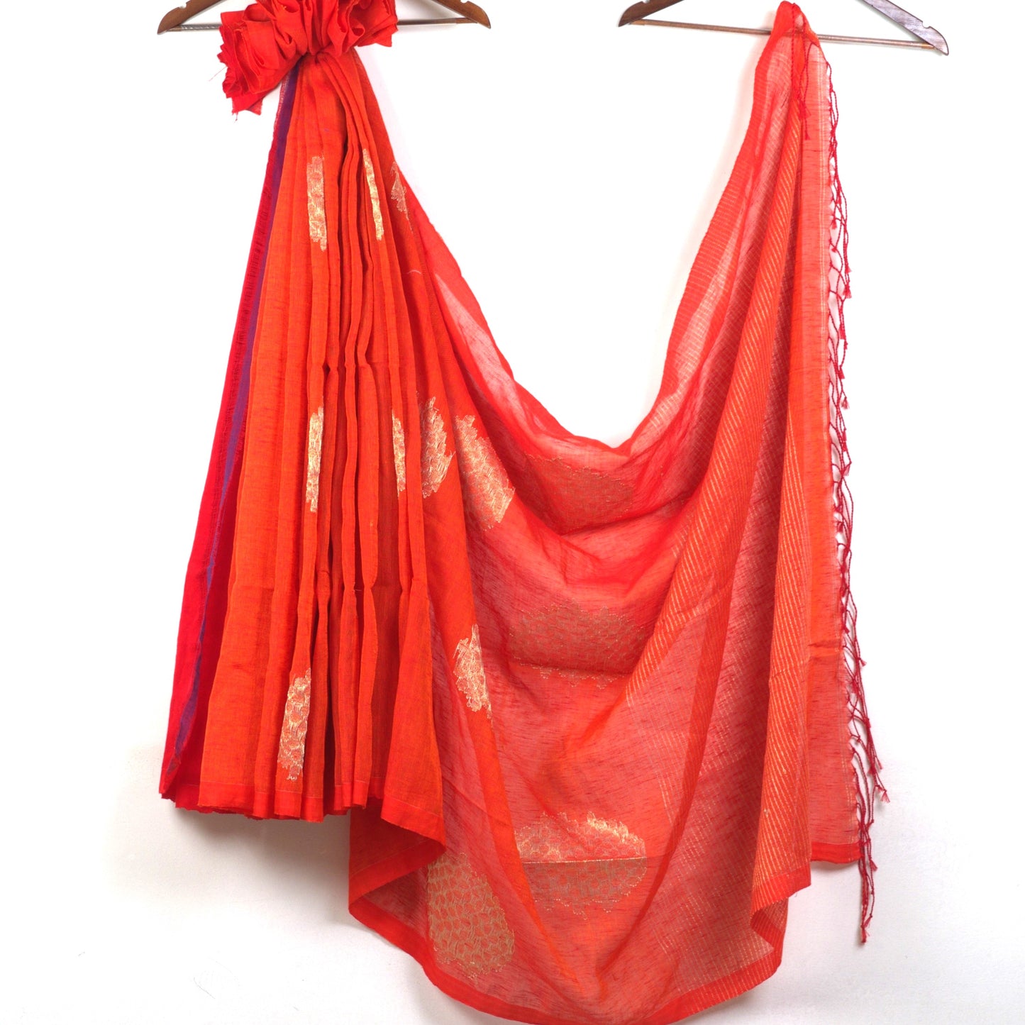 Thoka Full Linen Handloom Saree with Attached Blouse