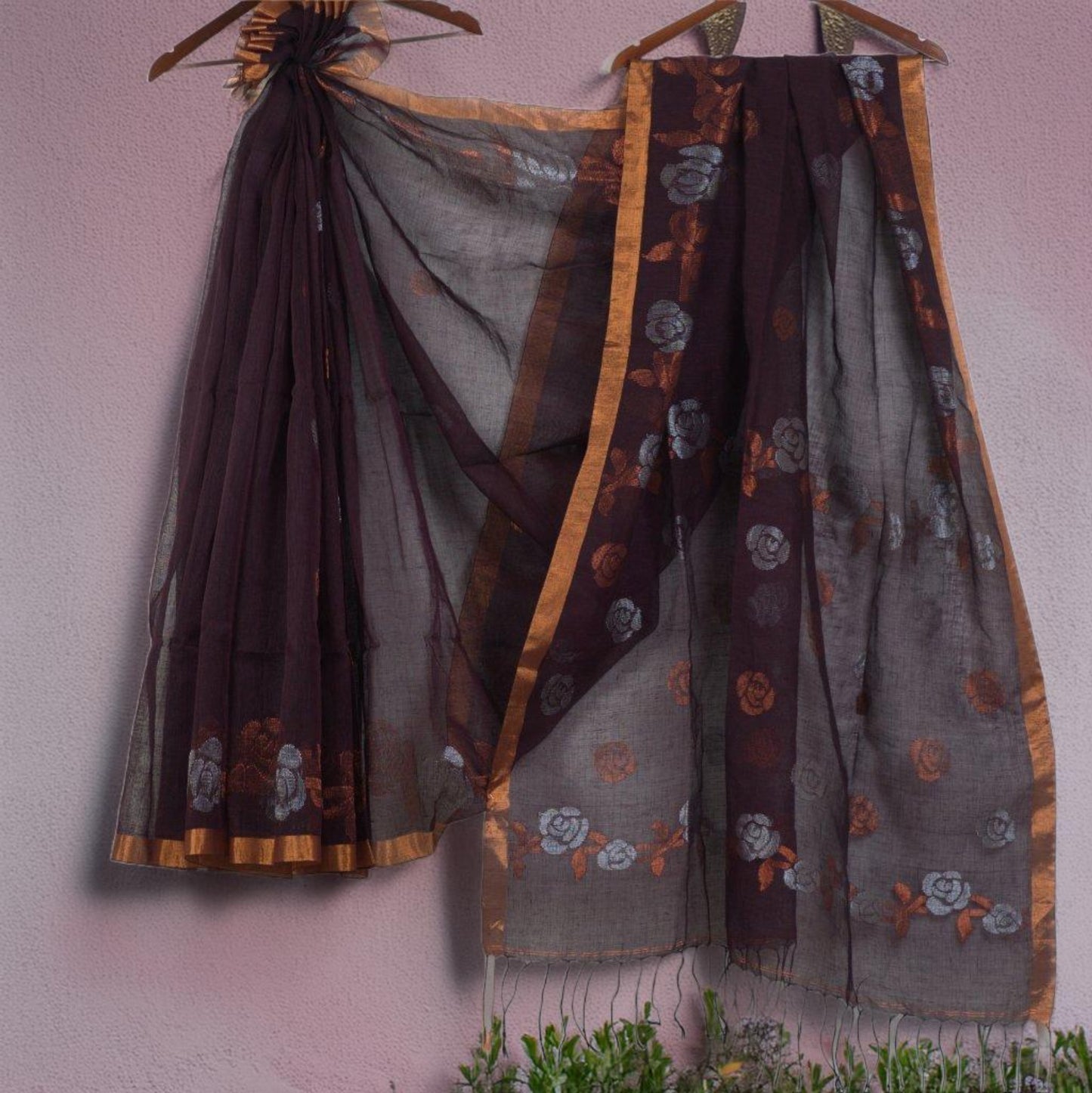 Pure Linen Saree with Attached Blouse